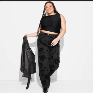 NWT Wild Fable Black Floral Plus-Size Straight Leg Jeans